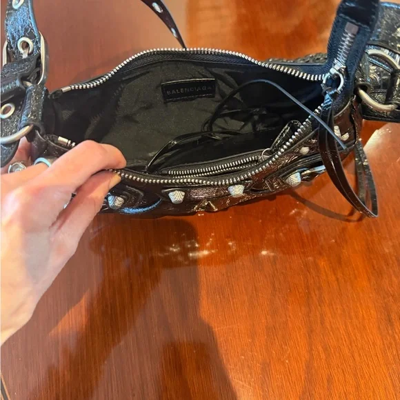 Super gorgeous like new balenciaga label bag moto bag super adorable! - Picture 6 of 7